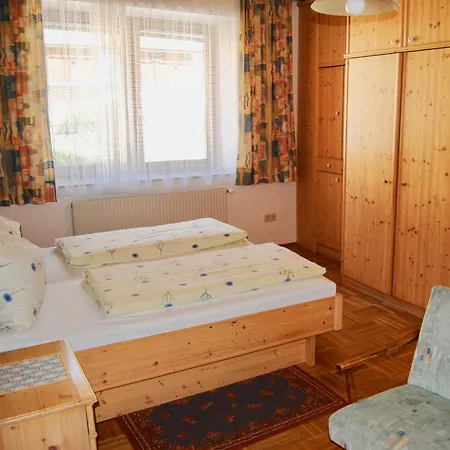 Fruehstueckspension Kirchenwirt Guest house Obervellach (Spittal an der Drau)