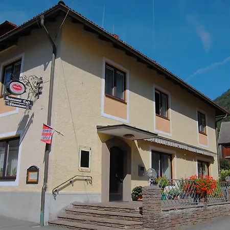 ゲストハウス Fruehstueckspension Kirchenwirt