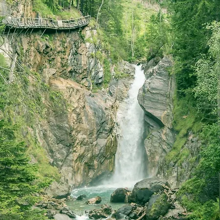 Fruehstueckspension Kirchenwirt オーバーフェラッハ