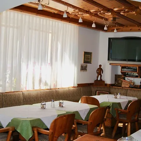 Fruehstueckspension Kirchenwirt بيت ضيافة 3*