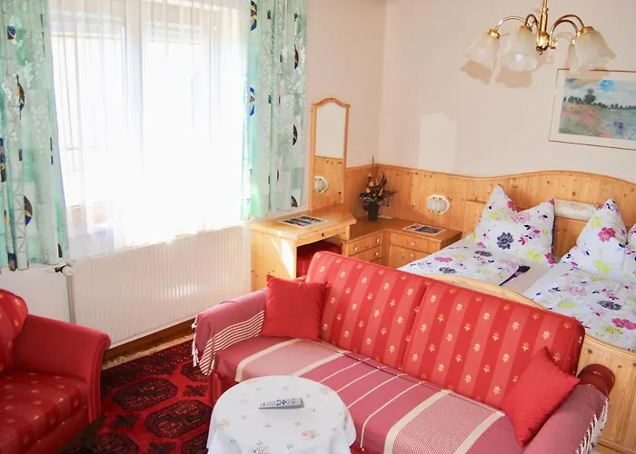 Fruehstueckspension Kirchenwirt בית הארחה אוברוולאך