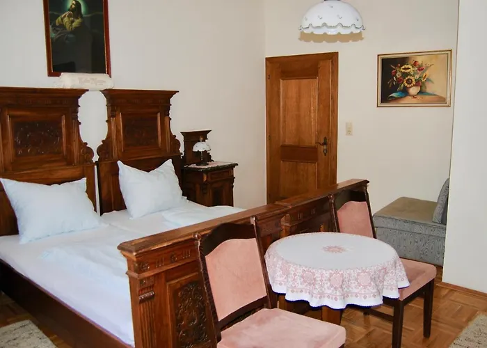 בית הארחה Fruehstueckspension Kirchenwirt אוברוולאך