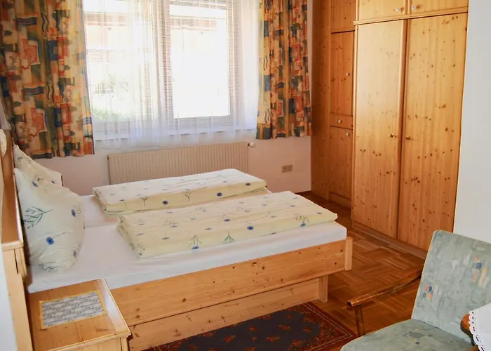 Fruehstueckspension Kirchenwirt בית הארחה אוברוולאך