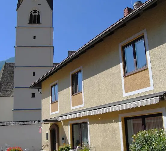 Fruehstueckspension Kirchenwirt בית הארחה אוברוולאך