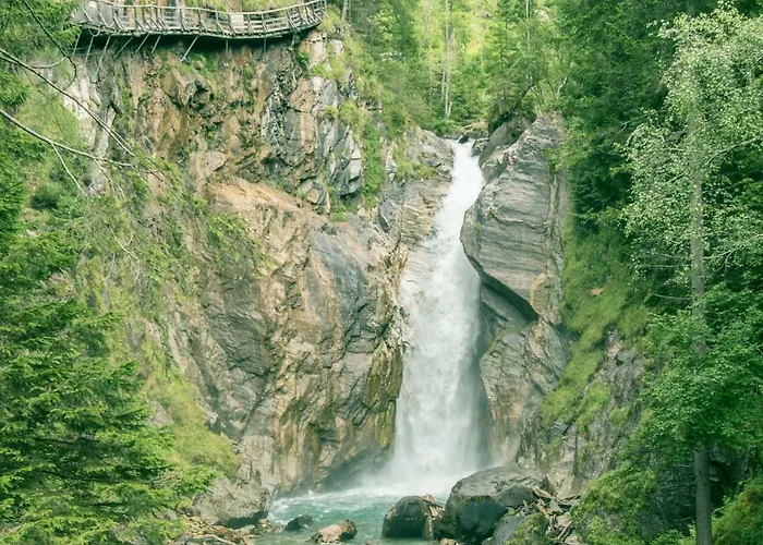 Fruehstueckspension Kirchenwirt אוברוולאך