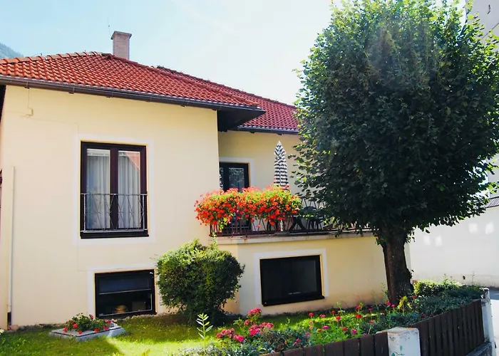 Fruehstueckspension Kirchenwirt בית הארחה